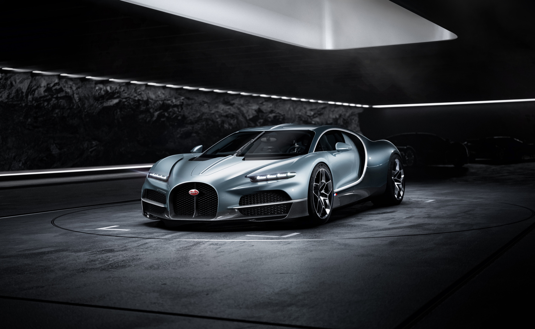 SMALL_BUGATTI-World-Premiere-Presskit-Images-01